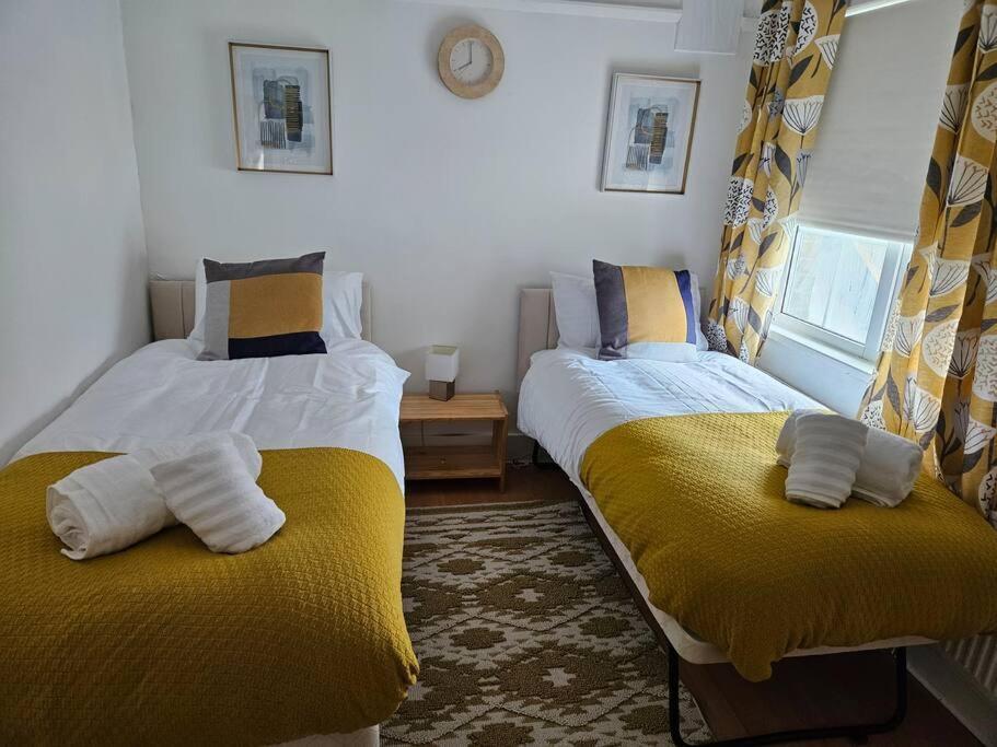 Stylish 2 Bed Apt - Harry Potter/ Leavesden Studios/Watford/Hemel Hempstead - Families/Professionals & Contractors Welcome - Serviced Accomodation Sarratt 외부 사진